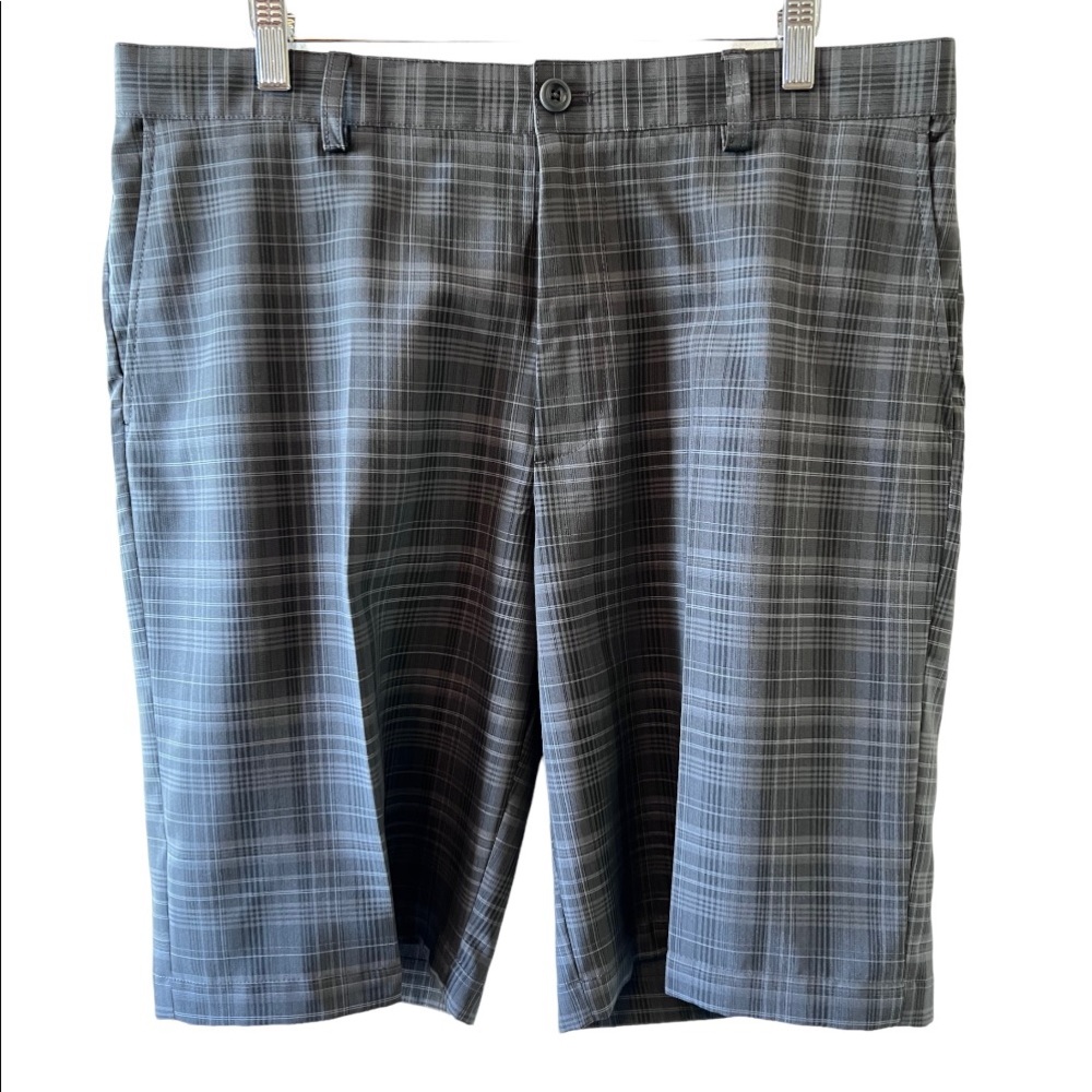 IZOD Golf Men’s Golf Shorts Size 36
